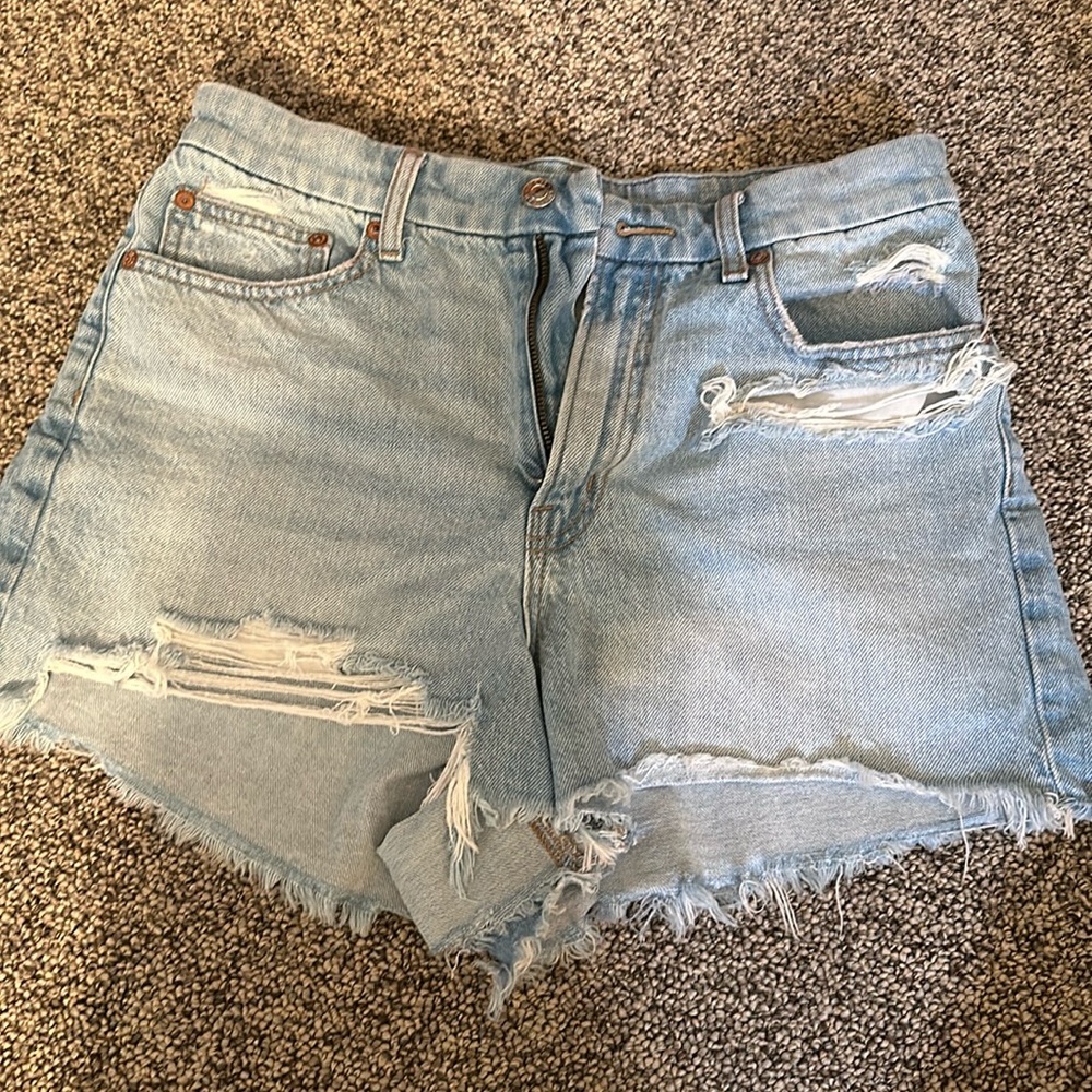 American Eagle Size 8 Curvy 90’s Boyfriend Short